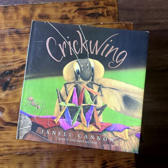 Vintage 2000 Crickwing Paperback Book - Picture 1 of 8